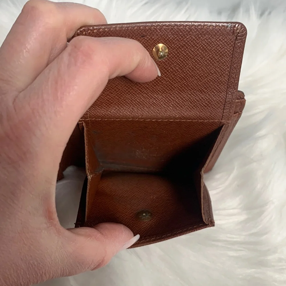 2003 authentic Louis Vuitton men’s wallet monogram